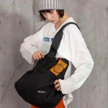 새상품급 니코앤드 오리지널 라이트 드로스트 토트백 블랙