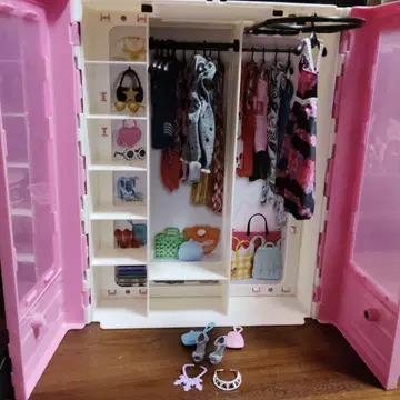 바비 옷장