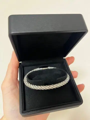 AZA 실버 크리스탈 팔찌