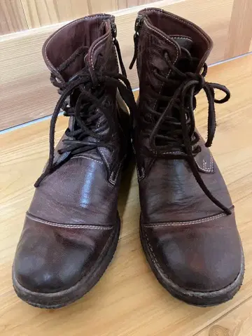 SAYA 레이스업 부츠