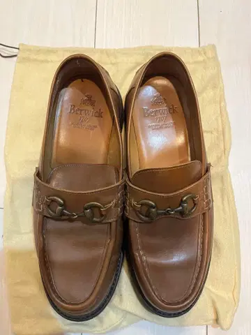 Berwick 브라운 로퍼