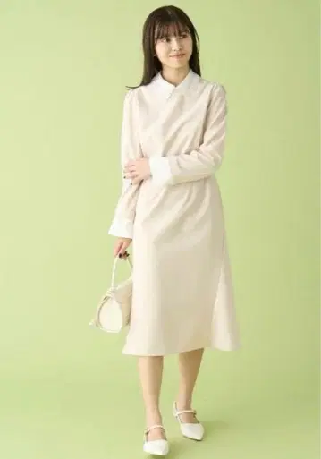 미사용 새상품 셀포드 카라 부착 원피스 베이지 38