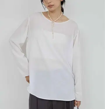 GALLARDAGALANTE 개럴개런트 라운드 블라우스 Tee