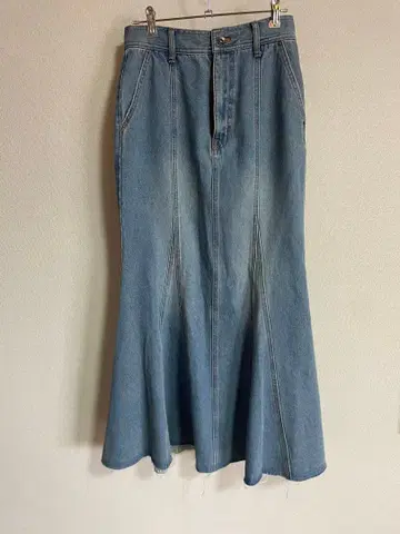 라이트 블루 데님 플레어 스커트