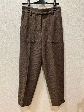 브라운 팬츠 트위드풍