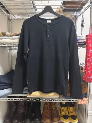 AVIREX 블랙 헨리넥 긴팔 티셔츠 M