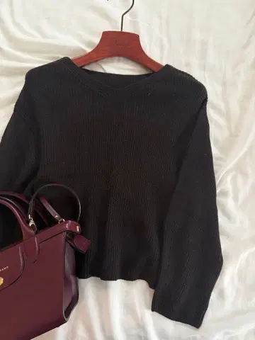 1시즌 착용 투모로우랜드 DESPRES 상의