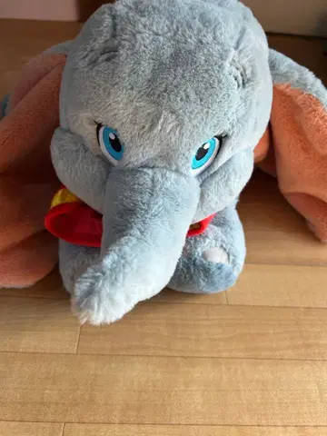 덤보 봉제 인형 중형 빨간색 망토 포함