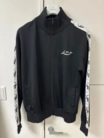 새상품급 루시앙페라피네 저리 상의 사이즈 XL