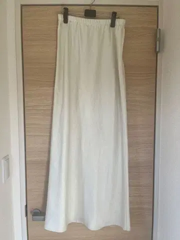 로리즈팜 스트레치 새틴 스커트 아이보리 L