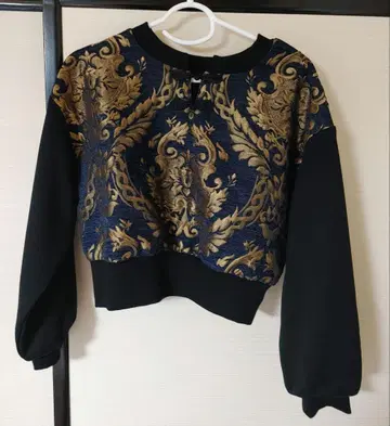 장식 들어간 긴팔 상의 HARE 프리 사이즈