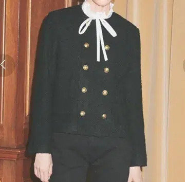 Mila Owen 더블 트위드 자켓 골드 버튼 노카라