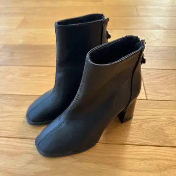 [ 미착용 새상품 ] 블랙 숏부츠