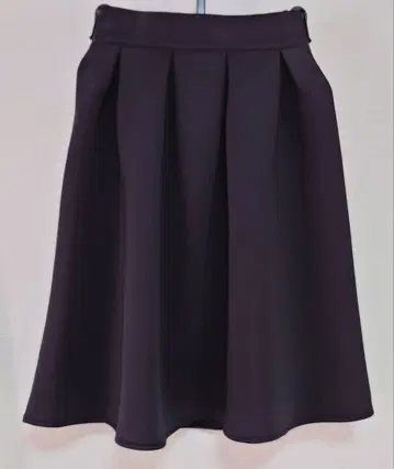 반값! 새상품 택 포함 본딩 스커트 블랙 다이버 소재 프리