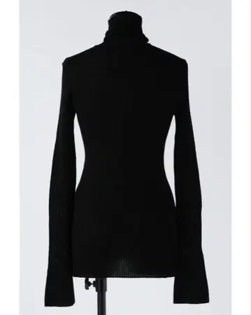 [ 새상품 택 포함 ] 나곤스탠스의 하이넥 롱 슬리브/B