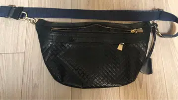 아니아리 바디백 니콜 콜라보