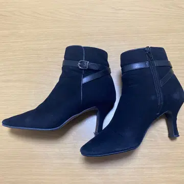 DIANA 부티 스웨이드