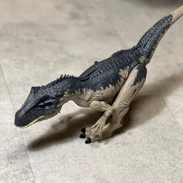 마텔 쥬라기 월드 데미지! 짖는 알로사우루스 중고