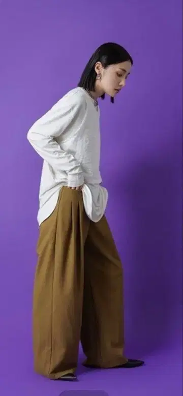 새상품 cyan tokyo 턱 팬츠 카키 시니컬 chignon