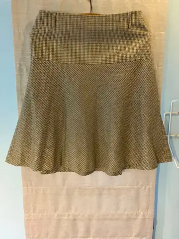 theory 체크 무늬 플레어 스커트 사이즈 4