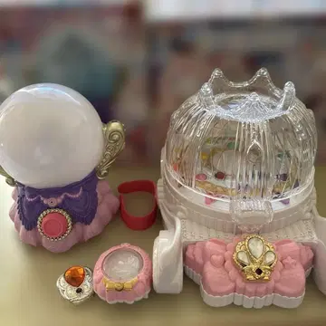 마법사 프리큐어 마법의 레인보우 캐리지, 마법의 수정