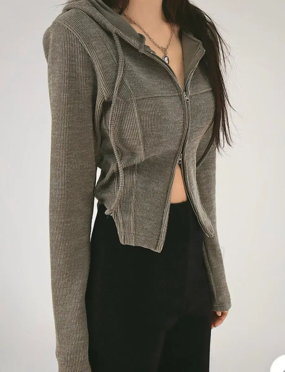 Chicwin Line Cut Two-way Ribbed Zip-up Khaki