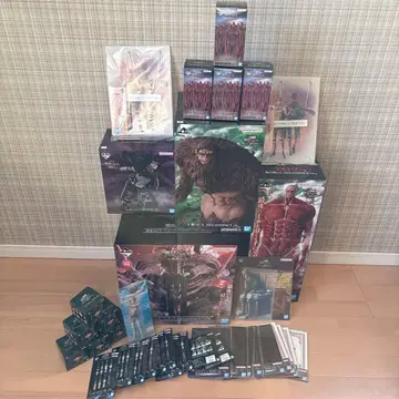 가격 인하했습니다 진격의 거인 1번 복권 피규어 세트 미개봉