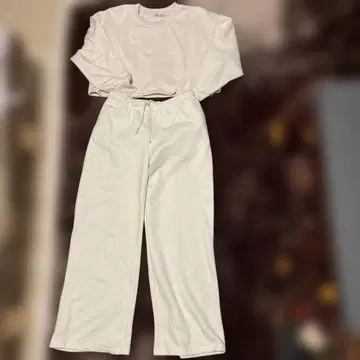 ZARA 크림색 맨투맨 셋업