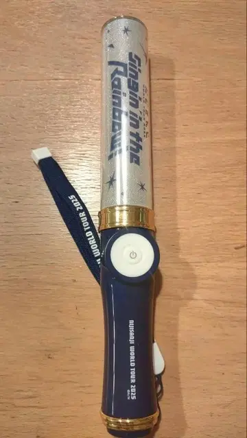 니지산지 WORLD TOUR 2025 응원봉