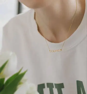 ops. 바 목걸이(화이트 쿼츠)