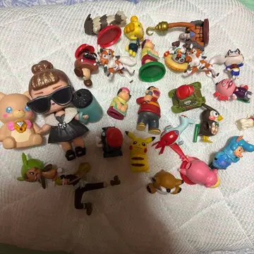 캐릭터 피규어 세트 24점