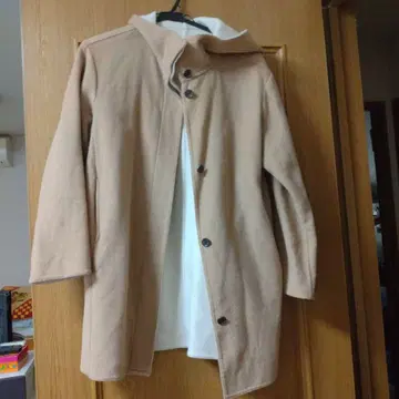 후드 부착 베이지 자켓