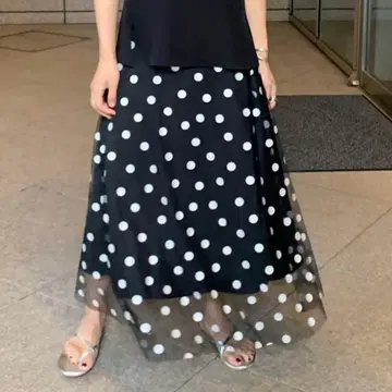 she_tokyo 블랙과 화이트 물방울 패턴 롱 스커트