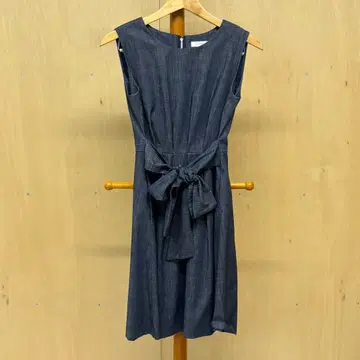 [ M-PREMIER ] 원피스 슬리브리스 무릎 기장 원피스 [일본제]