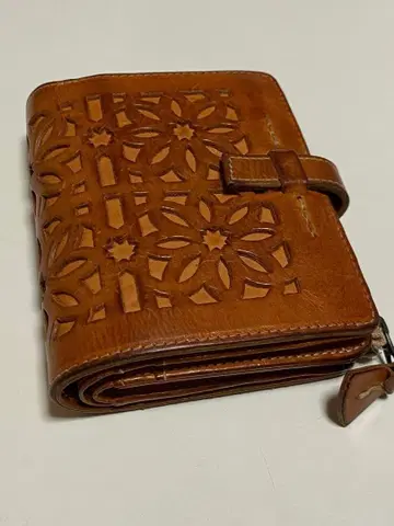 겐텐 컷워크 접이식 지갑