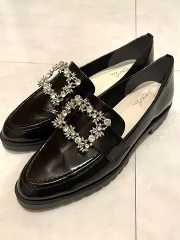 Launa lea 라우나레아 비쥬 버클 통굽 로퍼 24cm