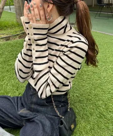 택 포함 새상품 DISCOAT 리브 소매 버튼 터틀넥 풀오버