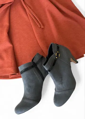 그레이 스웨이드 스타일 숏부츠 부티 중간 힐 L24cm / 미사용 새상품