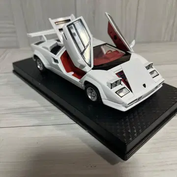 람보르기니 미니카 1/18 화이트 라이트 없음. 새상품이지만