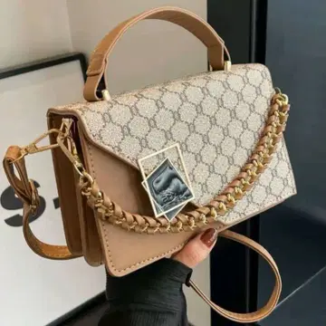베이지 체인 스트랩 숄더백 캐주얼 엘레강트
