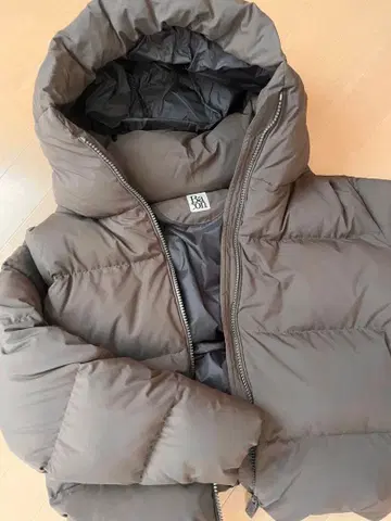 두지엠 클라세 beacon 다운 자켓 브라운