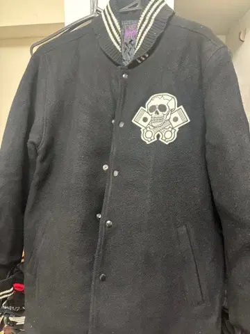 Russoundstyle 블랙 울 자켓 스컬 자수