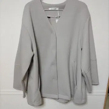 Soffitto 종이상자 분또 노카라 플레어 코트 그레이쉬 베이지