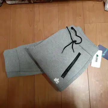 그레이 조거 팬츠 지퍼 포켓 부착