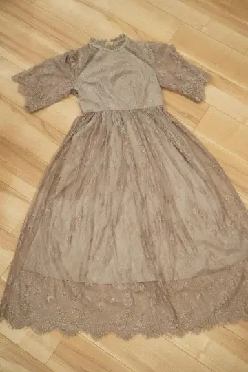 [ GIRL ] 베이지 반팔 롱 원피스 레이스 장식