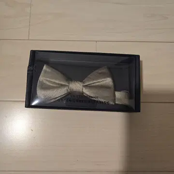 GREEN LABEL RELAXING 베이지 보타이