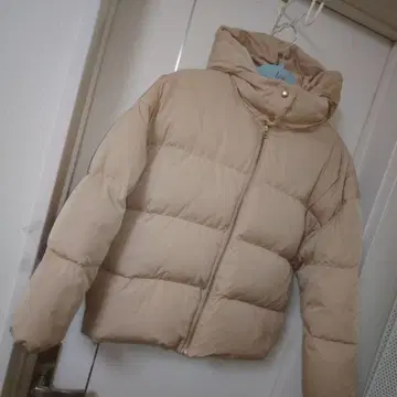 AG 베이지 후드 부착 다운 자켓