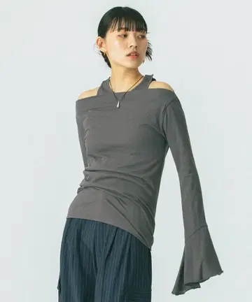 로즈버드 오프숄더 플레어 슬리브 긴팔 상의 그레이 새상품급