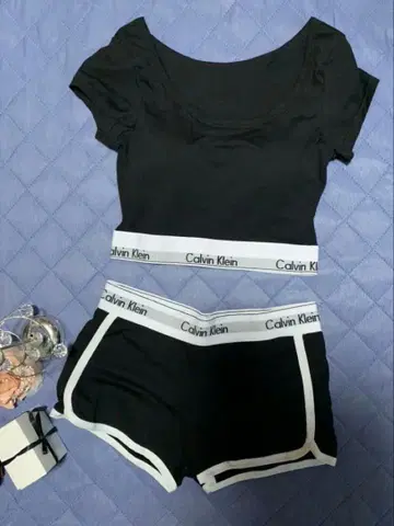 Calvin Klein 블랙 셋업 S 사이즈