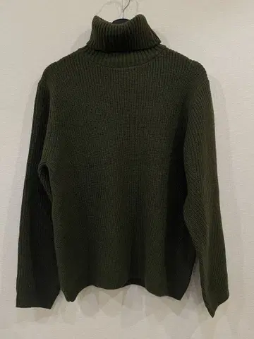 [ 새상품급 ] 어반 리서치 터틀넥 니트